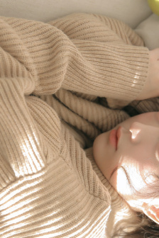 《坚如磐石》电影